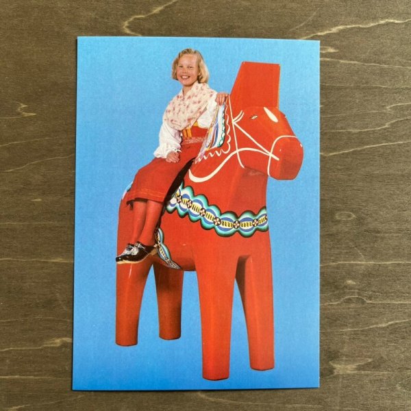 画像1: スウェーデン　ダーラナホースに乗った少女のポストカード
