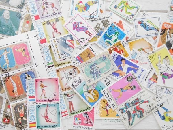 画像1: オリンピック切手100枚入りパケット  (1)