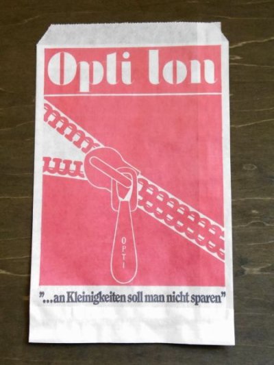 画像1: ドイツ　ヴィンテージ　手芸店の紙袋　OPTI-ION