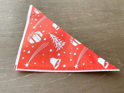 画像1: ドイツ　クリスマス柄の三角袋　赤　5枚セット
